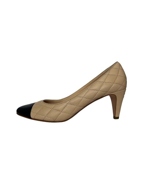 zapatos chanel beige y negro